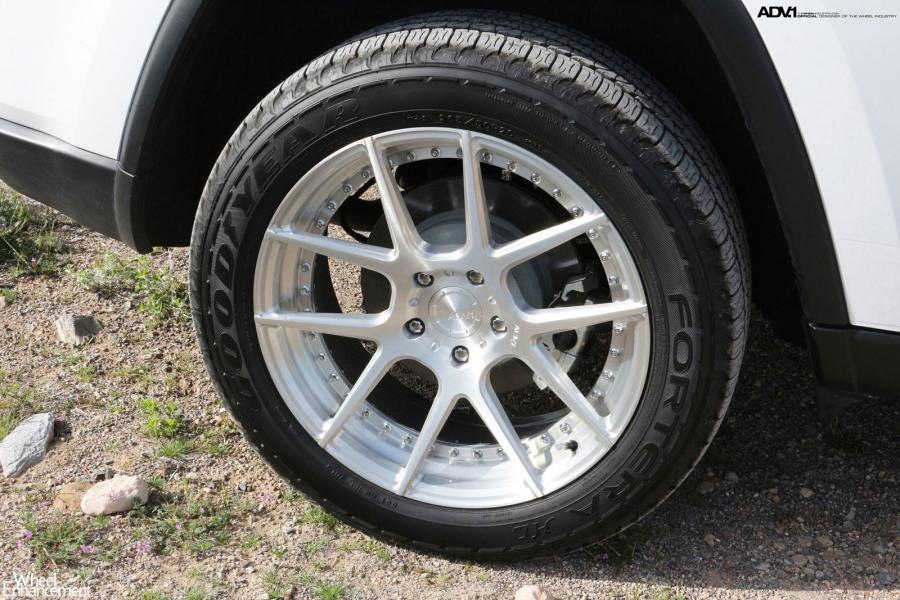  Jeep Grand Cherokee on ADV.1 Wheels (ADV50MV2) 2015 года  (фото 4 из 5)
